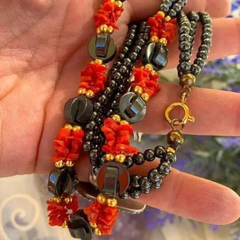 Vintage Hematite & Red Coral Necklace - Picture 3 of 4